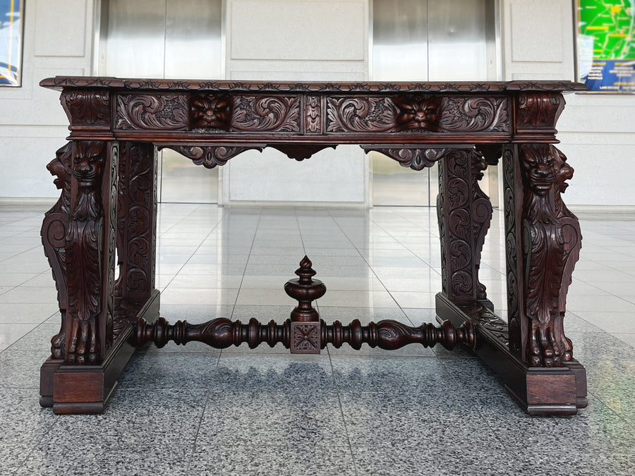 19th Century Carved Oak Desk in the Style of Style of R. J. Horner & Co.