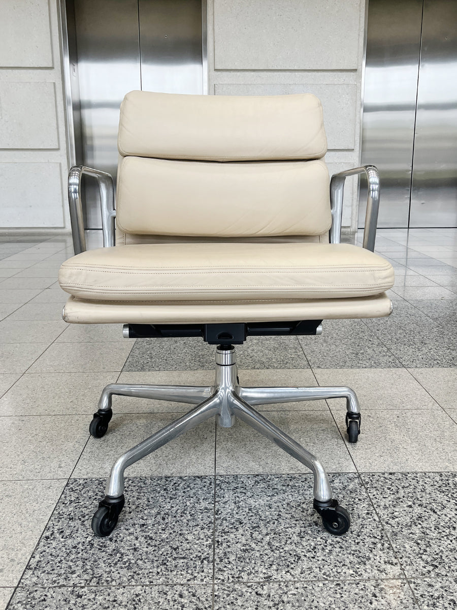 Mid-Century Modern Soft Pad Desk Chair Attributed to Eames for Herman Miller