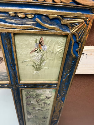 Mid-20th Century Chinoiserie Carved Giltwood Wall Mirror